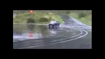 Bmw 2002 Bmw 335i auf der Kreisbahn am N rburgring.flv