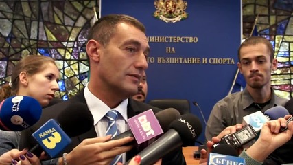 Нейков: Не трябва да допускаме други държави да ни купуват спортистите