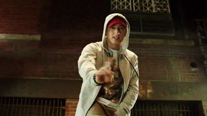 Eminem - Berzerk (official video 2013)