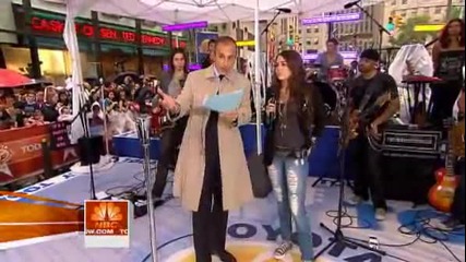 Miley Cyrus - The Climb - Live Today Show 28 - 08 - 09 - Interview