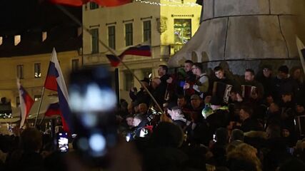 Акордеонисти излязоха на протест след забрана на уличната музика в Любляна (ВИДЕО)