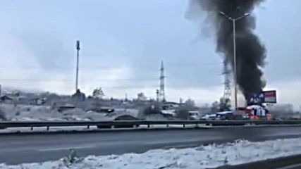 Пожар гори на Околовръстното шосе на София