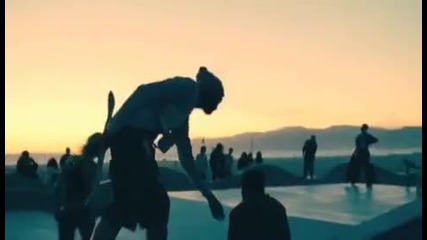 Travie Mccoy ft Bruno Mars - Billionaire (official Video)