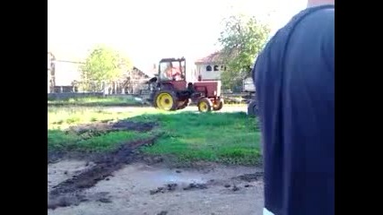 Владимировец върти гуми