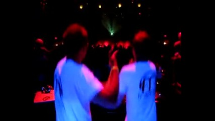*trance09* Tritonal - Kiss Me Here [live Dj performance]