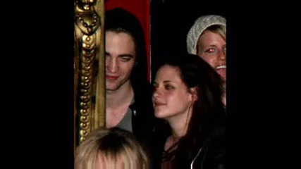 Robert Pattinson and Kristen Stewart Were Totally Kissing