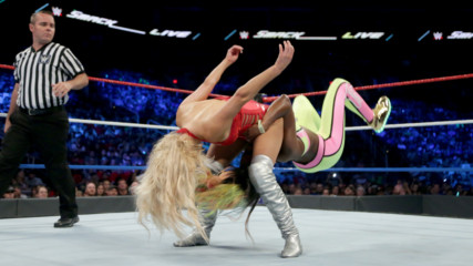 Наоми Лана - РАЗБИВАНЕ WWE