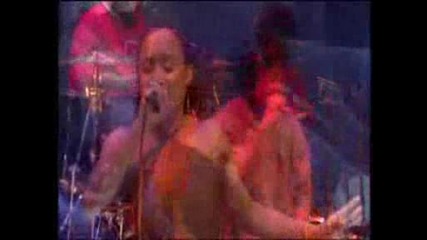 The Roots - You Got Me Live 1999
