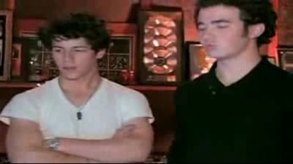 Jonas Brothers - Recording Fly With Me - In Their Studio