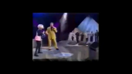Tom Jones & Cyndi Lauper - River Deep, Mountain High