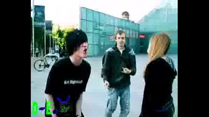 Moshing with simple Plan I m Just a Kid