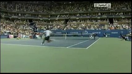 Фантастичен удар на Роджър Федерер [ Us Open 2010]