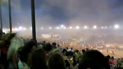 Потресаващи кадри от рухналата сцена в Индианаполис!