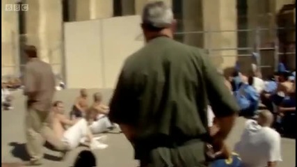 Louis talks to prison guards - Louis Theroux Behind Bars - Bbc 
