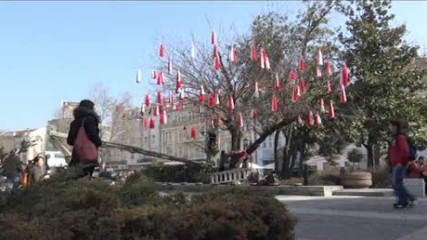 Пловдив посреща 1-ви март с гигантско дърво-мартеница