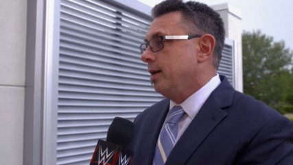 Michael Cole sings the praises of Renee Young and Beth Phoenix: WWE.com Exclusive, Oct. 3, 2018