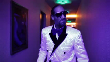 Превод ! Snoop Dogg - Sweat feat. David Guetta ( Remix ) ( Official Video )