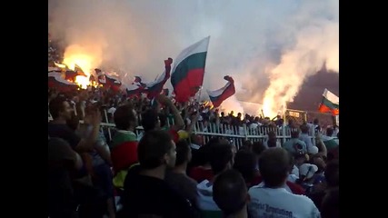 Факли в Б сектор на мача с Ейре.лудница