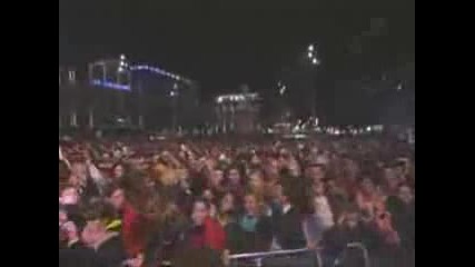 Tiesto Live @ Damsquare 6 Jan 2005 Part2