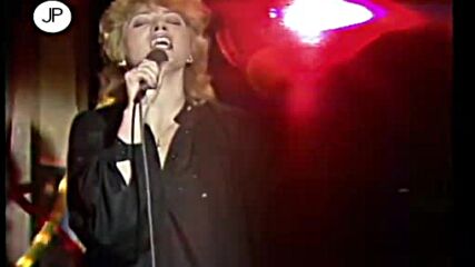 Vera Spinarova ( 1982 ) - Miluj me víc ( Woman In Love )