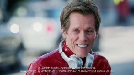 Kevin Bacon and Britney Spears in Ee Apple Music promotion Uk Tv Advert