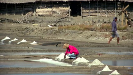 Старият метод за добив на сол ("Без багаж" еп.34 трейлър)