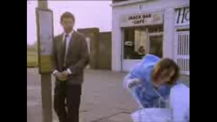 mr_bean_-_the_bus_stop