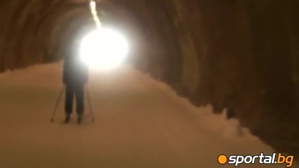 Тунел между два глетчера за скиори в Австрия
