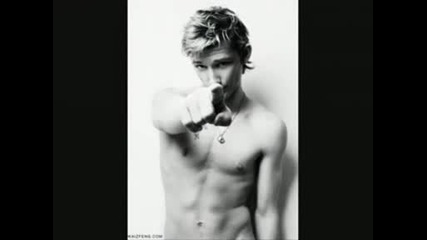 Alex Pettyfer - Снимки