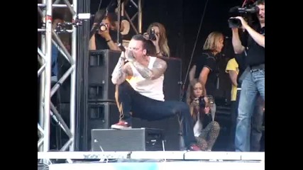 Dead by April (live) - Trapped 