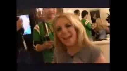 Britney пее!