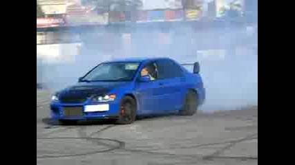 Mitsubishi Lancer Evo Viii burnout