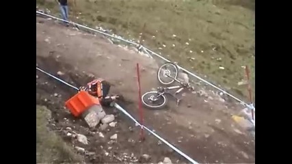 Mtb Crash at World Cup Fort William downhill 