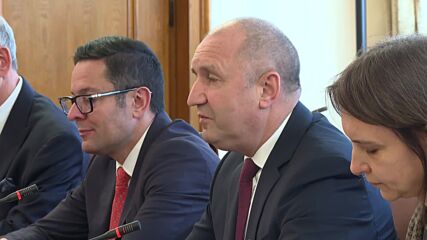 Китайският външен министър е на официално посещение в България