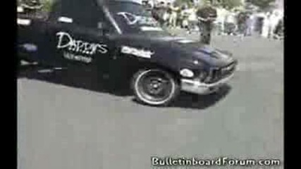 Lowrider Отскача Мнооого Високо :)