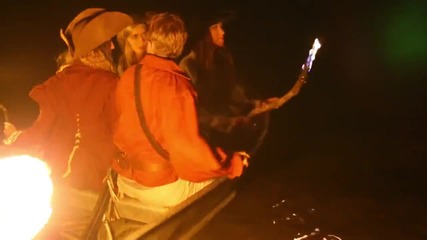 Страхотна пиратска песен.