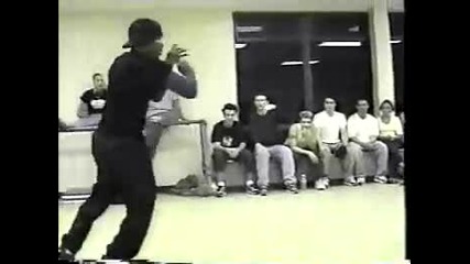 Breakdance Battle - Mc Hammer vs Vanilla Ice 