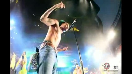 Chris Brown ft. Busta Rhymes - Look At Me Now [live]