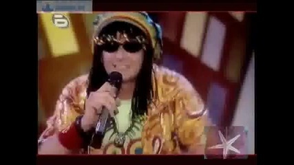 Песен за мусаката, Комиците