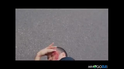 Зверско пребиване със скейт !