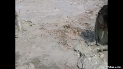 Thaiwetlook 152 sinking in mud