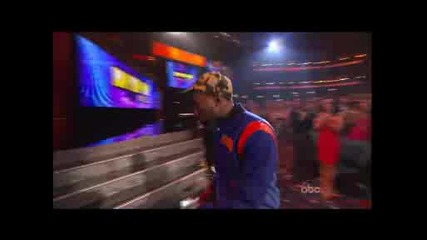 Kanye West Offers His Award To Lil Wayne At The American Music Awards [ High Quality ]