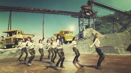 Girls' Generation - Catch Me If You Can (japanese version with Jessica)