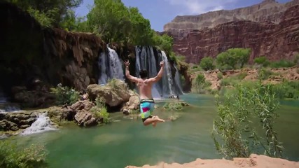 Луди скокове във вода от скала - Havasupai ..