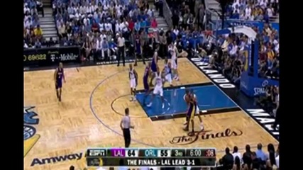 Kobe Bryant Amazing Switch Hand Finish over Howard