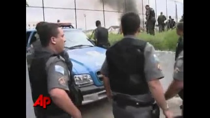 Бразилска банда сваля полицейски хеликоптер! 
