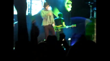 One Direction - Tell Me A Lie на 1d Up All Night Tour