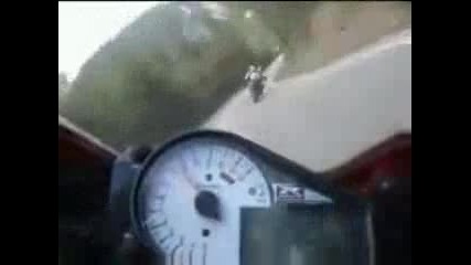 nie ludacite na motori :)