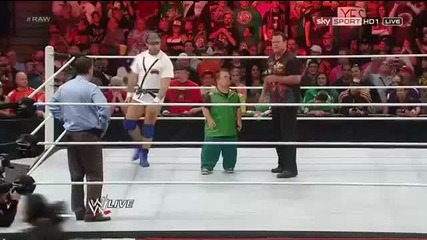 Jerry Lawler vs Michael Cole Wwe Raw 9 July 2012