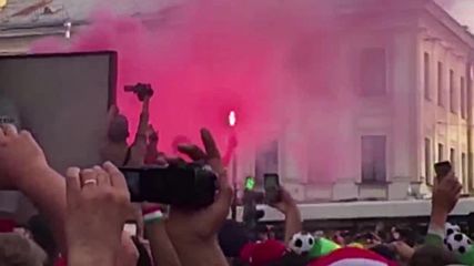 Феновете на Иран лудяха с факли в Санкт Петербург